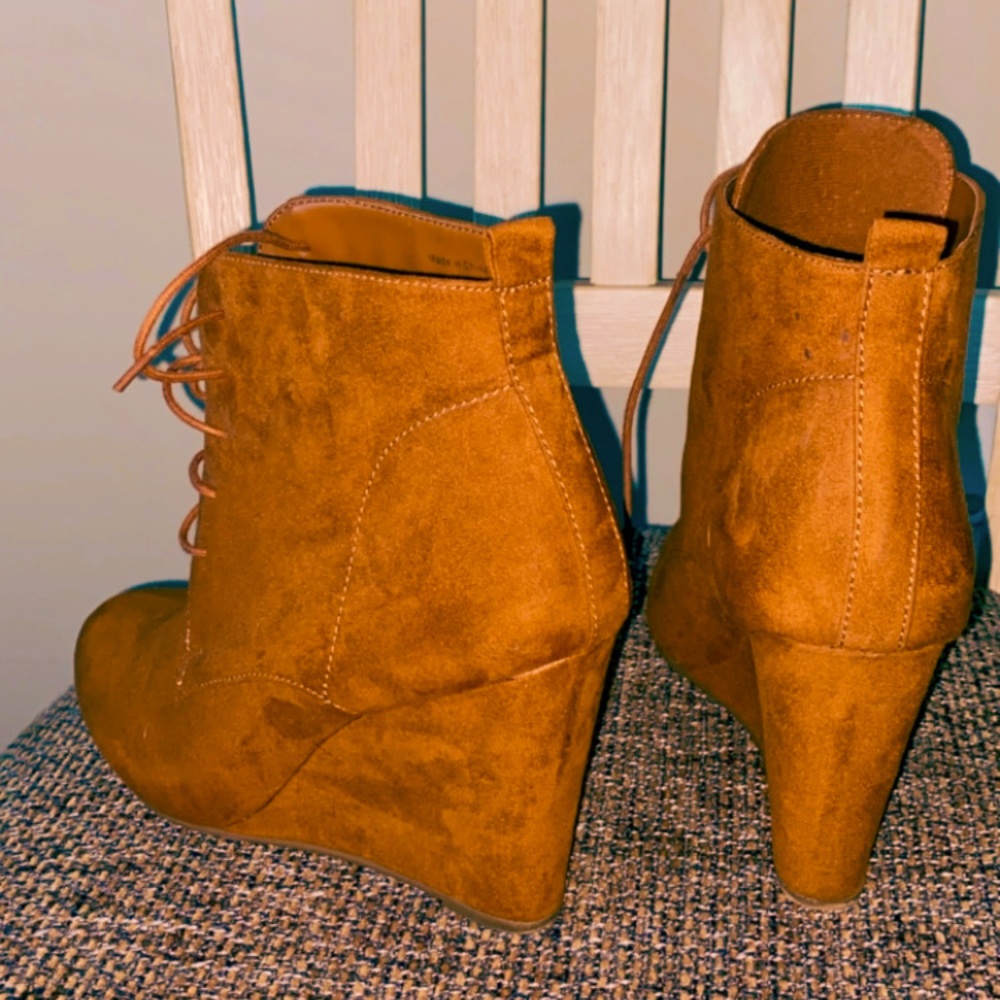 Suede Brown Booties!! Forever21